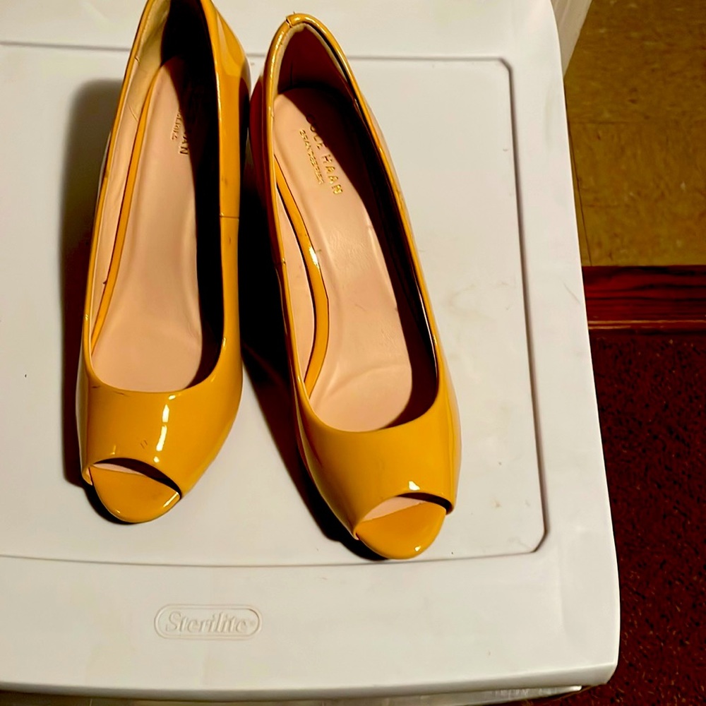 Cole Haan shoes never worn.